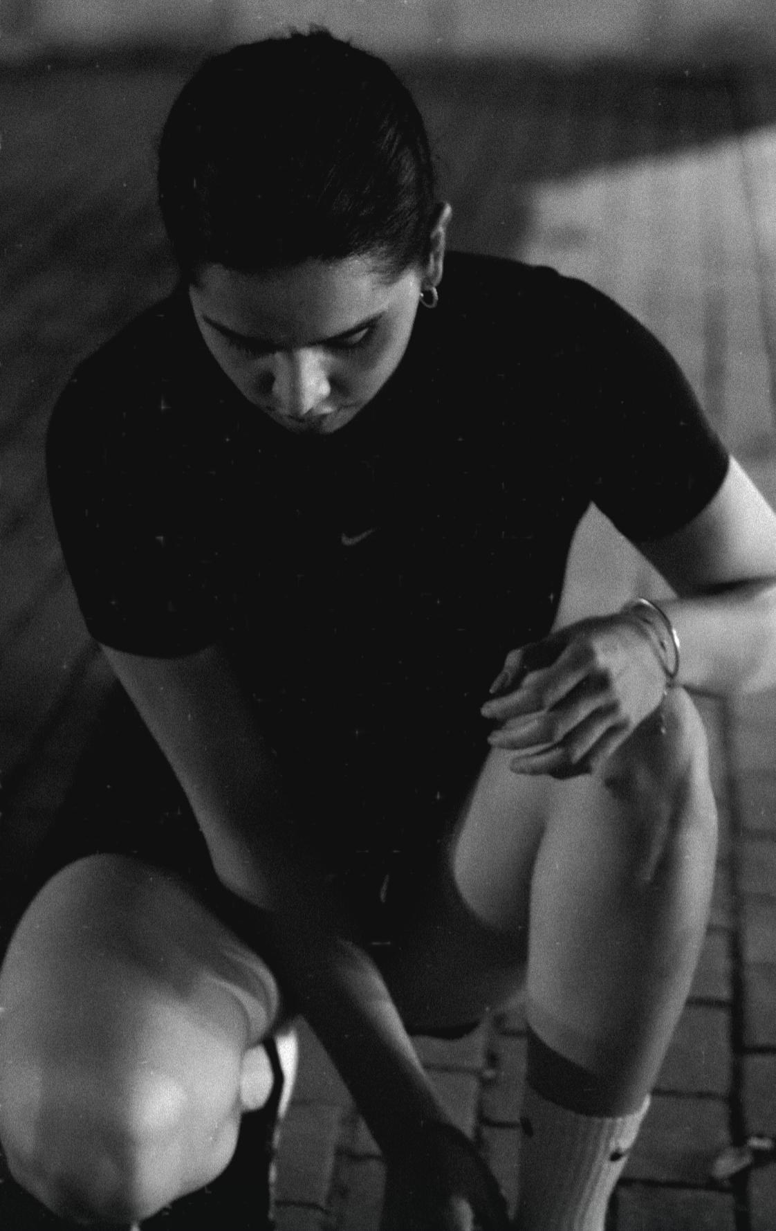 Corredor preparándose para entrenar